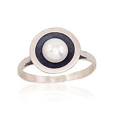 Hõbesõrmus, 17.5, 2.8 g, Hõbe 925 proov, oksüüd (kate), Pärlitest