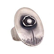 Hõbesõrmus, 18.5, 7.9 g, Hõbe 925 proov, oksüüd (kate), Pärlitest